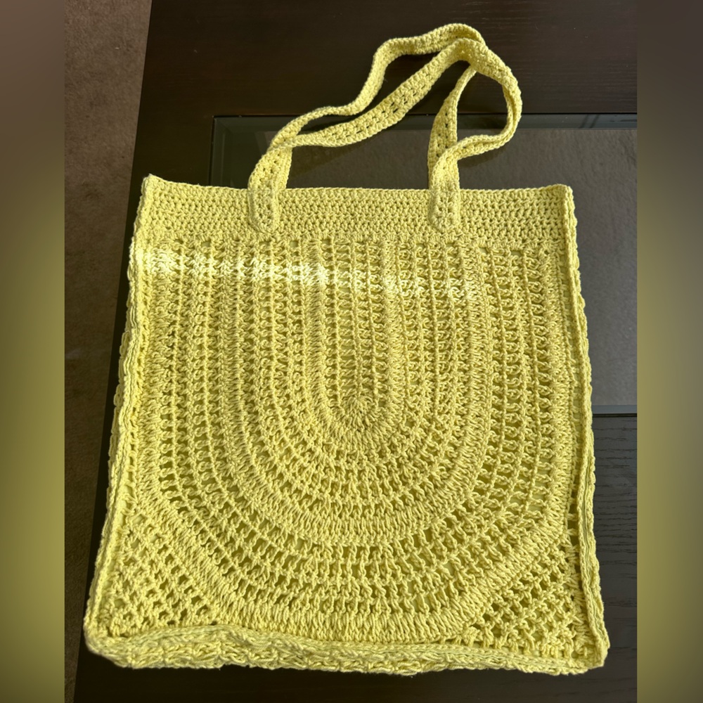 Lines, woven tote
